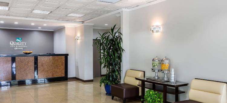 洛杉矶机场-体育场区品质酒店及套房(Quality Inn & Suites Los Angeles Airport - Stadium District)图片