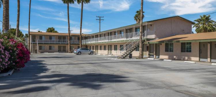 罗德韦因&套房布莱斯I-10(Rodeway Inn & Suites Blythe I-10)图片