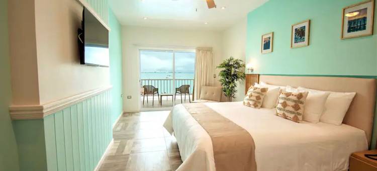 巴托洛梅海景套房(Bartolome Oceanfront Suites)图片
