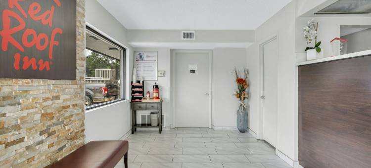 麦克莱伦尼红顶酒店(Red Roof Inn MacClenny)图片