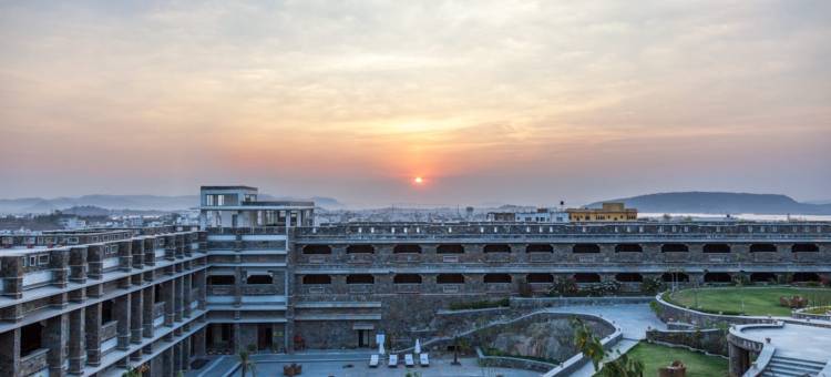 乌代布尔温德姆华美达水疗度假村(Ramada by Wyndham Udaipur Resort and Spa)图片