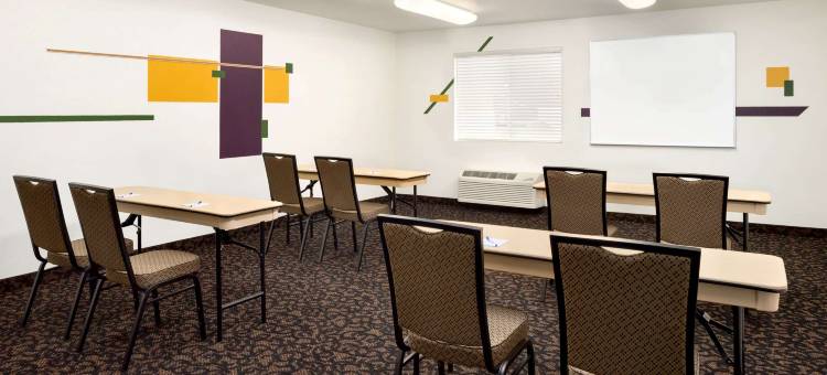 Travelodge by Wyndham Clinton Valley West Court图片