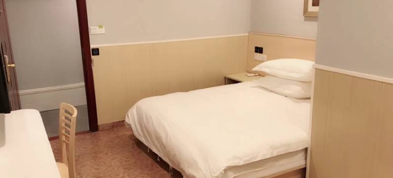 南京又一天轻奢酒店(万寿地铁站高力汽配城店)图片