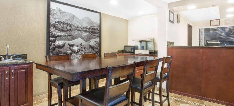 里弗顿温德姆速8酒店(Super 8 by Wyndham Riverton)图片