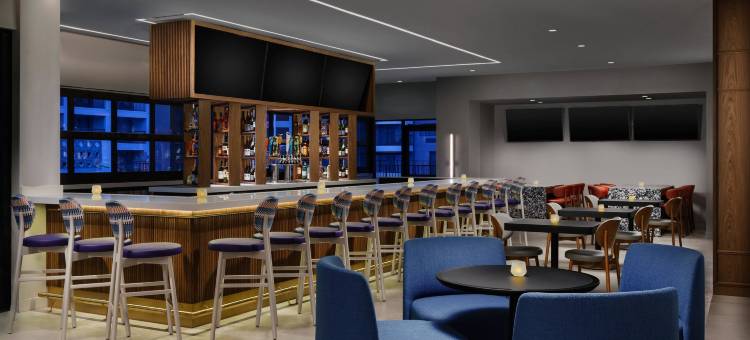 奥兰多维斯塔中心布埃纳维斯塔湖万怡酒店(Courtyard Orlando Lake Buena Vista at Vista Centre)图片