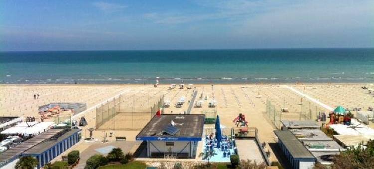 亲吻海滨酒店和餐厅(Kiss Beachfront Hotel & Restaurant)图片