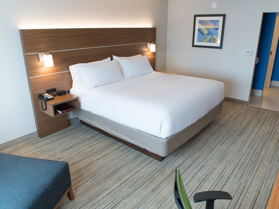 代顿北智选假日套房酒店