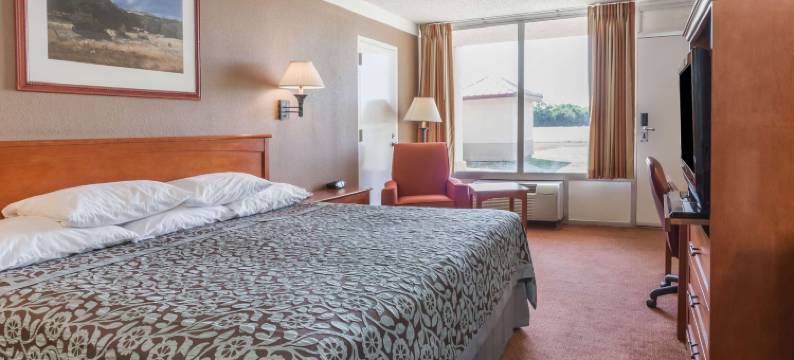 希尔斯伯勒戴斯酒店(Days Inn by Wyndham Hillsboro TX)图片