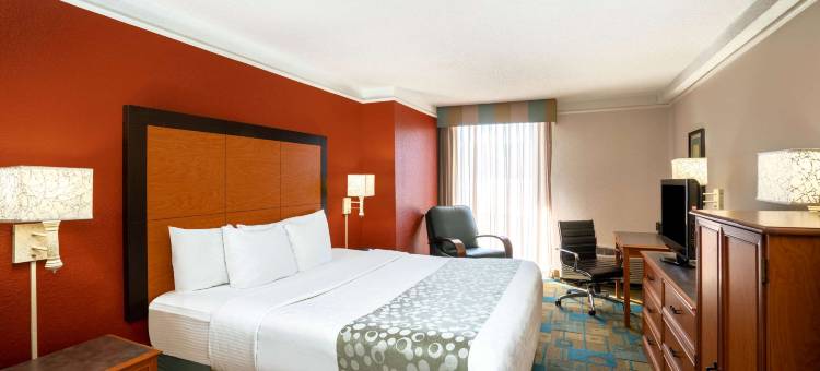 纳什维尔机场奥普里兰拉昆塔温德姆套房酒店(La Quinta Inn & Suites by Wyndham Nashville Airport/Opryland)图片