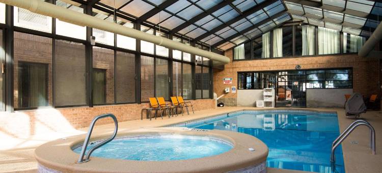 佩里国家博览会场区舒适套房酒店(Comfort Inn & Suites Perry National Fairgrounds Area)图片