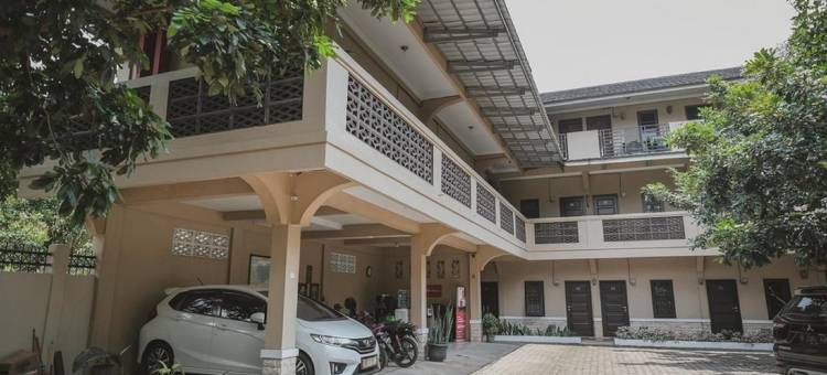 红多兹伊斯兰酒店-近占碑贾姆托斯2号(RedDoorz Syariah Near Jamtos Jambi 2)图片