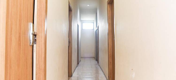 红多兹酒店-近穆罕默迪亚望加锡大学(RedDoorz Near Universitas Muhammadiyah Makassar)图片