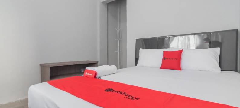 红多兹酒店-近苏加武眉司徒山之旅(RedDoorz Syariah Near Wisata Situ Gunung Sukabumi)图片