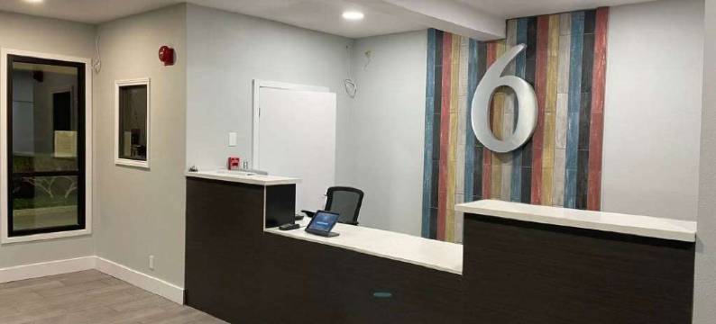 加利福尼亚索莱达 6号汽车旅馆(Motel 6 Soledad, CA)图片