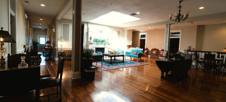 Oaak Tree Hotel图片