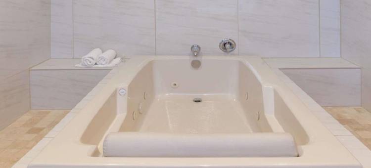 卡尔弗城华美达酒店(Ramada by Wyndham Culver City)图片