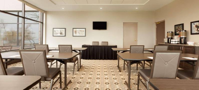 伯米吉丽怡酒店(Country Inn & Suites by Radisson, Bemidji, MN)图片