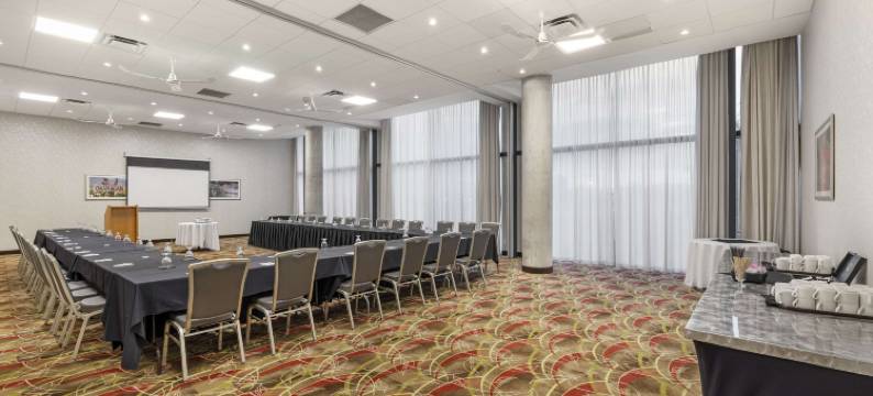 普鲁士基洛纳贝斯特韦斯特优质套房酒店(Best Western Plus Kelowna Hotel & Suites)图片