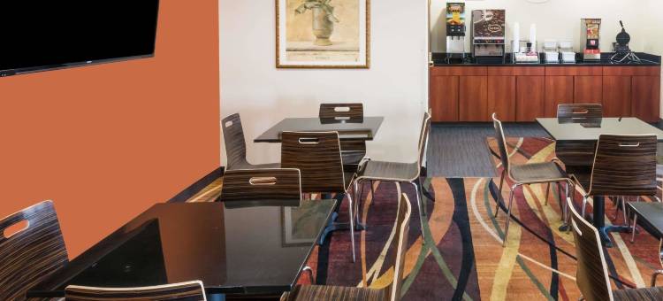 哥伦布西速8酒店(Super 8 by Wyndham Columbus West)图片