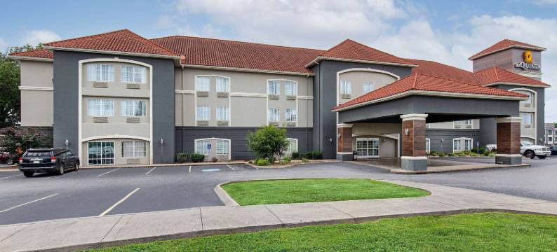 博林格林拉昆塔温德姆套房酒店(La Quinta Inn & Suites by Wyndham Bowling Green)图片