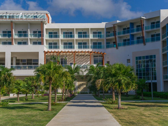 Gran Muthu Almirante Beach Hotel