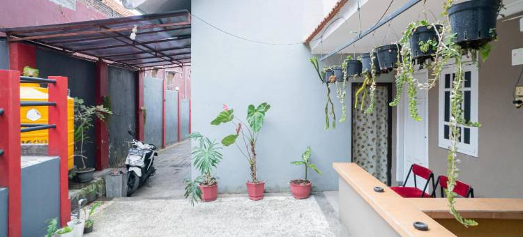 红多兹酒店@奥罗奥罗翁博巴图(RedDoorz at Oro Oro Ombo Batu)图片