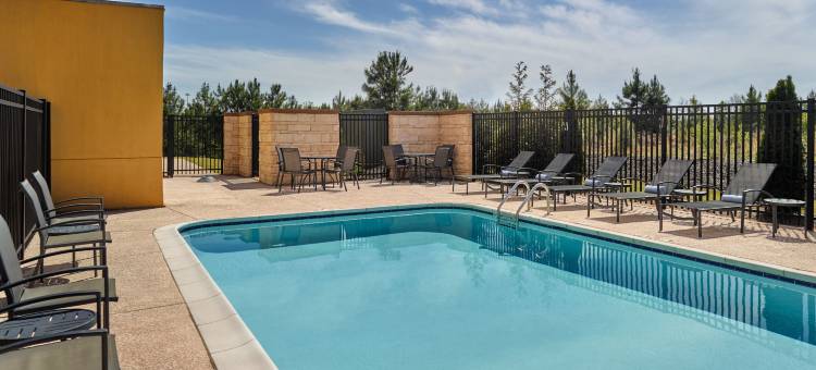 洛克斯特格罗夫I-75南万豪万枫套房酒店(Fairfield Inn & Suites Locust Grove I-75 South)图片
