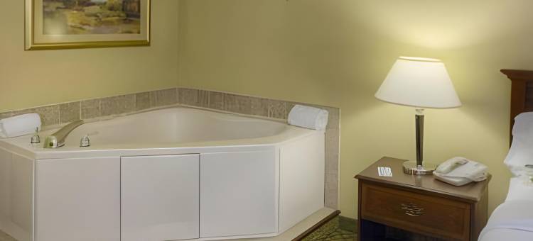 品质酒店福特米尔 靠近卡罗温兹大道(Quality Inn Fort Mill Near Carowinds Blvd)图片