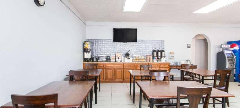 普兰特城骑士酒店(Knights Inn Plant City)图片