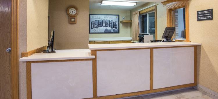 雷明顿温德姆速8酒店(Super 8 by Wyndham Remington)图片