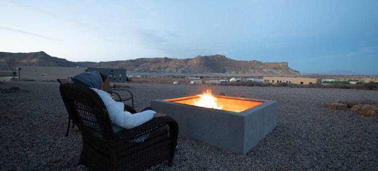 日出鲍威尔湖和羚羊峡谷-火盆、观星和观景别墅(Lake Powell Sunrise Villa by Antelope Canyon - Firepit, Stargazing & Scenic View)图片