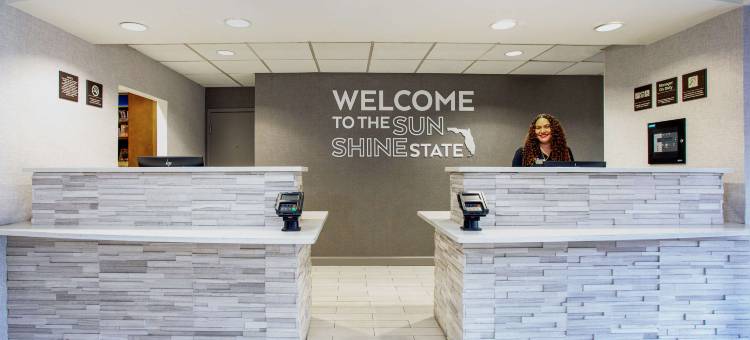 奥兰多国际机场欢朋酒店(Hampton Inn Orlando-International Airport)图片