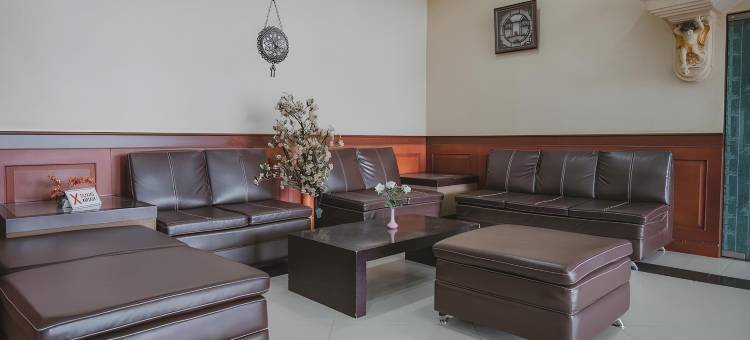 红门 – 贾兰帕尔 10 占碑酒店(RedDoorz Premium @ Jalan Pal 10 Jambi)图片