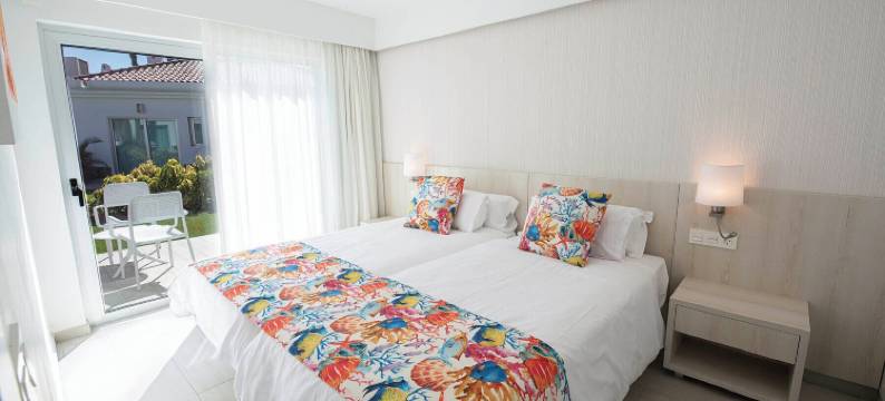 杜纳戈夫 LIVVO 套房酒店(Hotel LIVVO Dunagolf Suites)图片