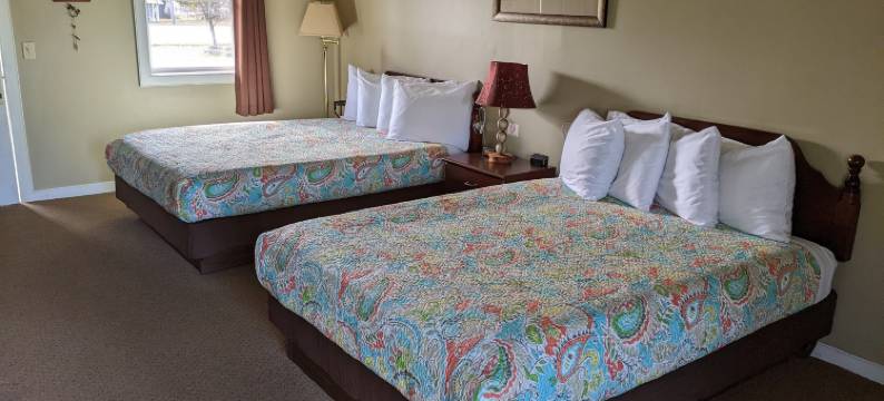 麦田鹰旅店(The Meadowlark Inn)图片