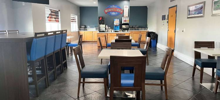 印第安纳波利斯东北美吟酒店(Baymont by Wyndham Indianapolis Northeast)图片