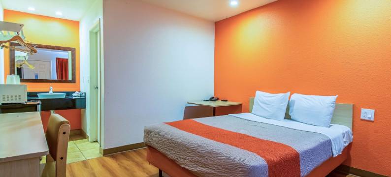 贝克斯菲尔德机场6号汽车旅馆(Motel 6 Bakersfield, CA - Airport)图片