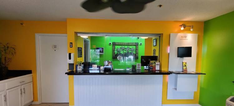 沿海酒店及套房 - 威尔明顿, NC(Coastal Inn & Suites)图片