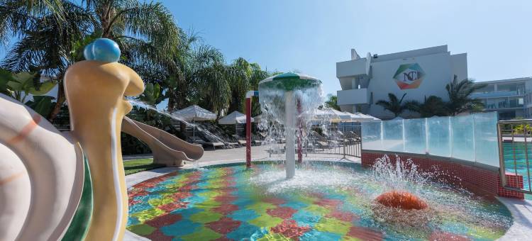 尼古拉斯彩色酒店(Nicholas Color Hotel)图片