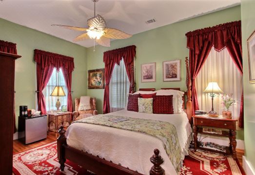 Green Palm Inn Hotel Overview