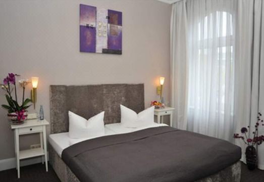 Hotel Commodore Hotel Overview