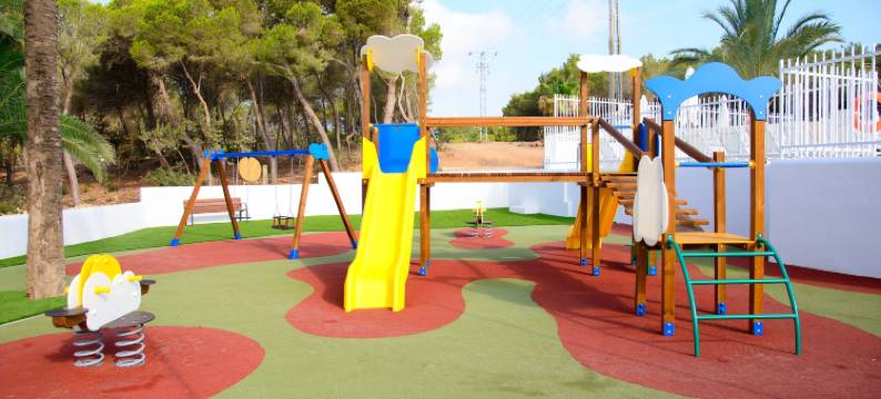 伊维萨岛卡拉莱亚度假酒店(Cala Llenya Resort Ibiza)图片