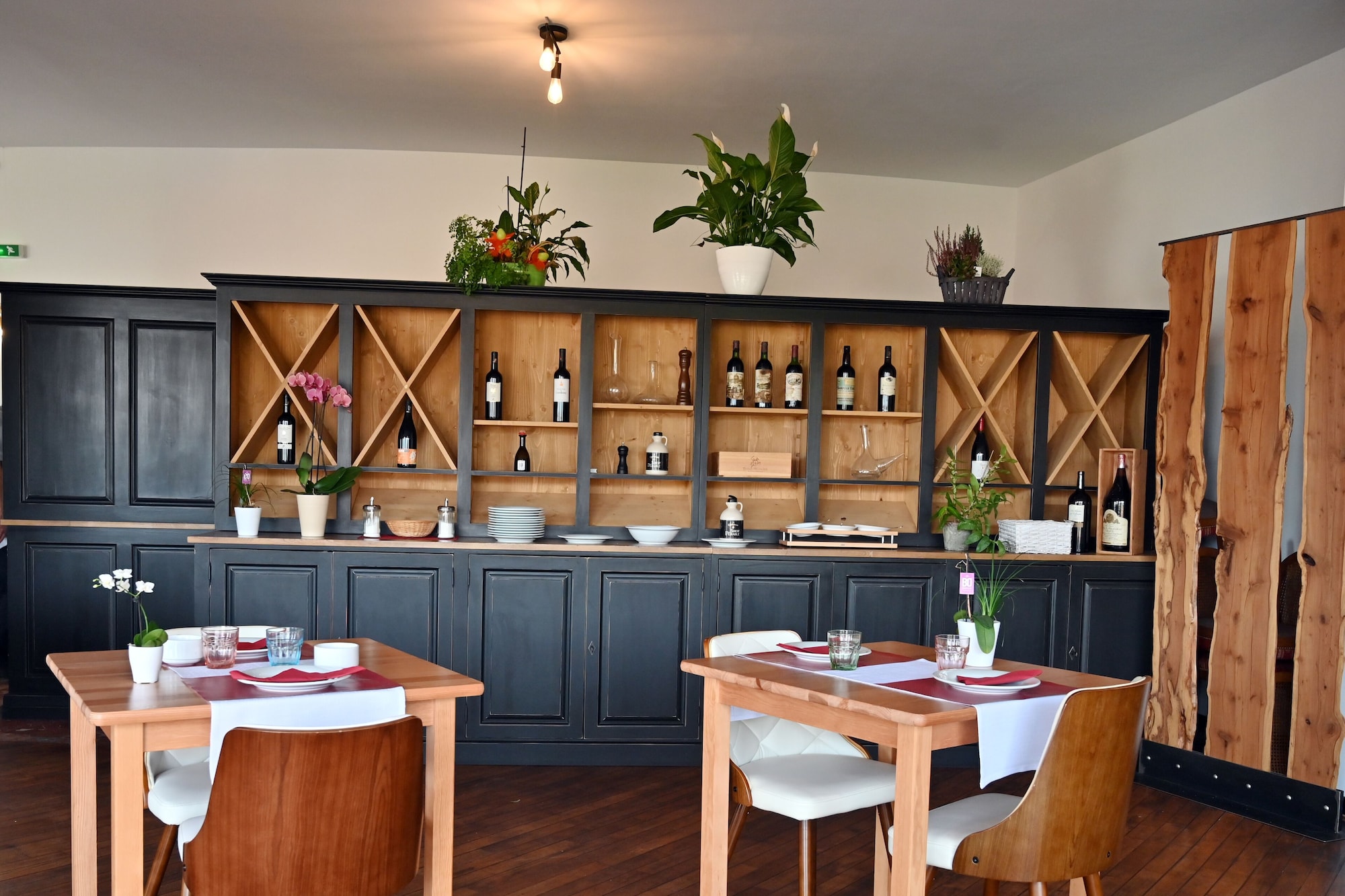 Le Catalan Over view