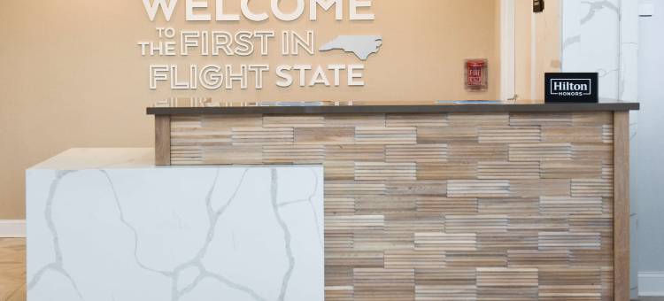 夏洛特/南方公园菲力浦斯广场希尔顿欢朋套房酒店(Hampton Inn & Suites Charlotte/SouthPark at Phillips Place)图片