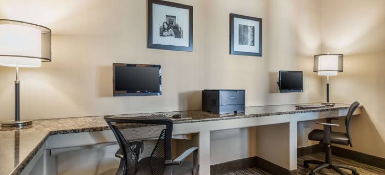 阿特里贝斯特韦斯特优质套房酒店(Best Western Plus Lackland Hotel  Suites)图片