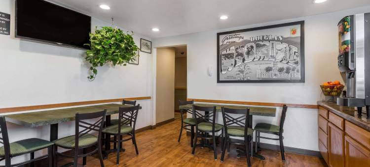 道格拉斯温德姆速8酒店(Super 8 by Wyndham Douglas, WY)图片