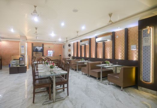 Hotel Vishnu Vilas Hotel Overview