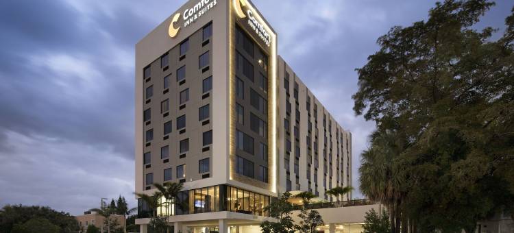迈阿密国际机场舒适套房酒店(Comfort Inn & Suites Miami International Airport)图片
