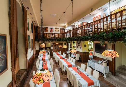 City Hotel UnioHotel Overview