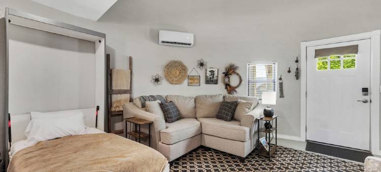 The Painted Silos - The Horse Bin.  Elgin, Ft Sill and Lawton areas.图片